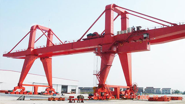 Heavy duty gantry crane