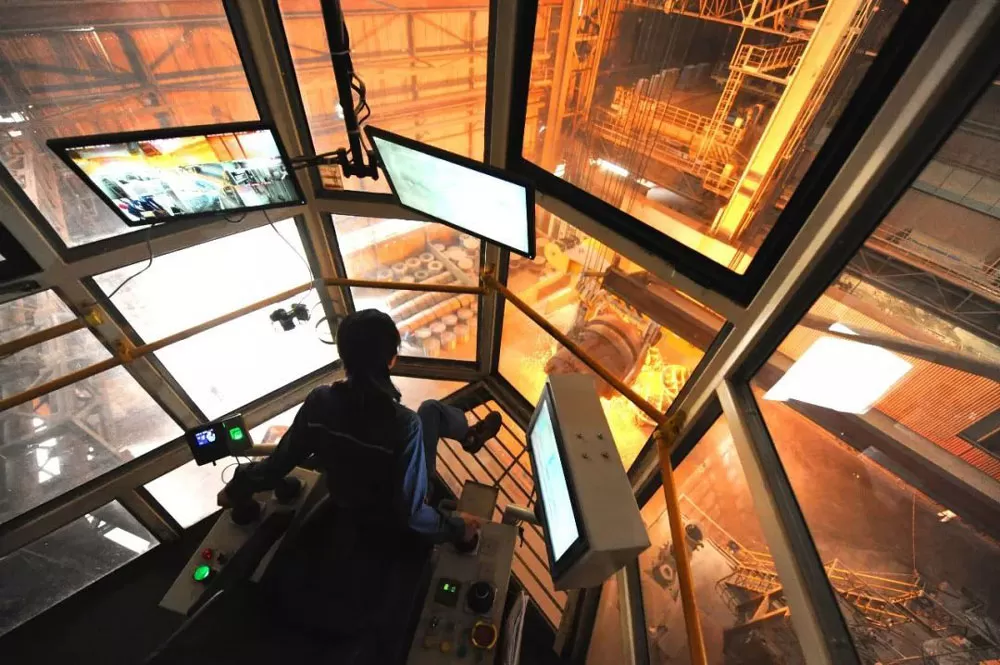 control room of ladle crane