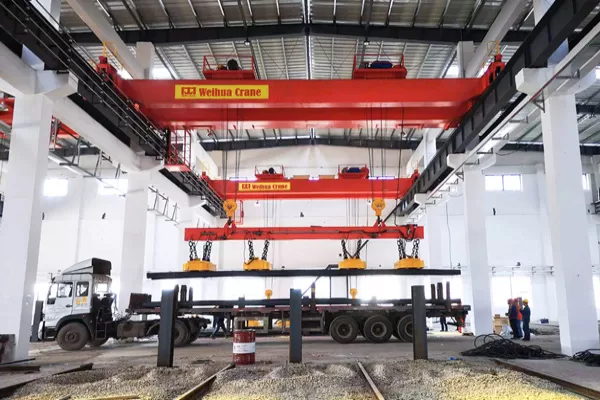 manufacturer of crane with an electromagnetic lift