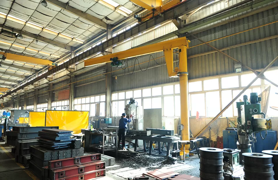 free standing jib crane at workshop