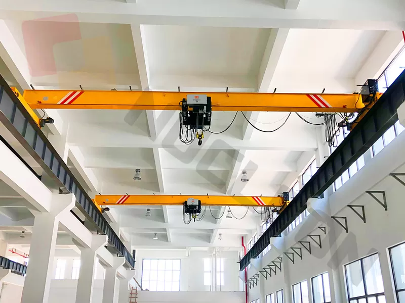 Overhead Traveling crane with new design hoist