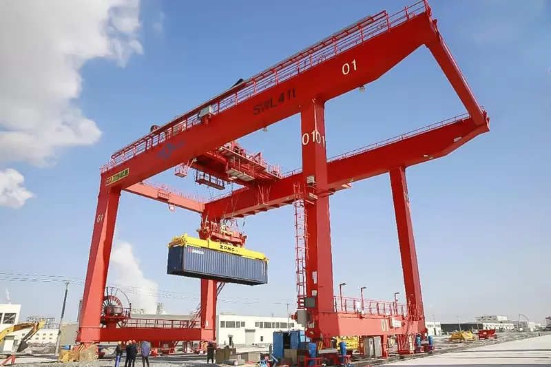 Rail mounted container gantry crane for Petrochemical