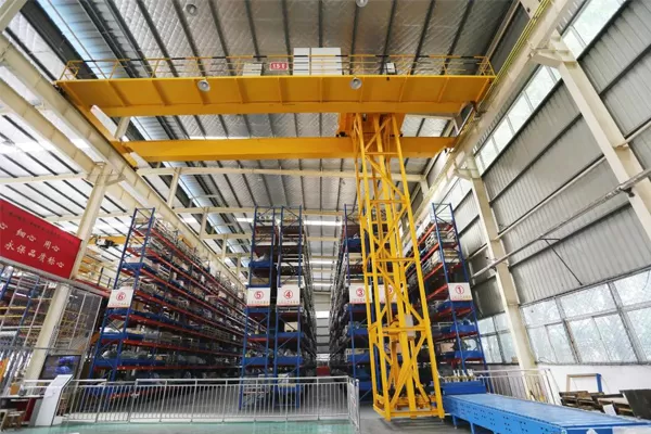 warehouse logistics stacker crane